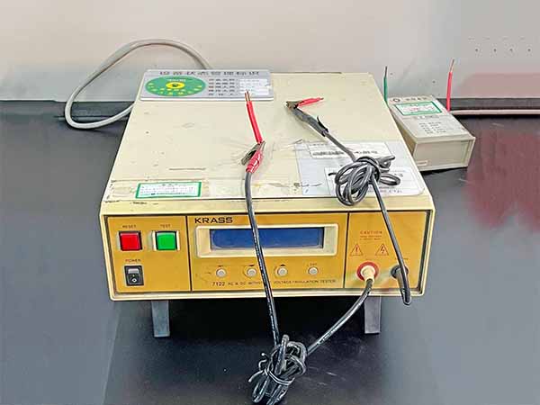 耐压测试仪